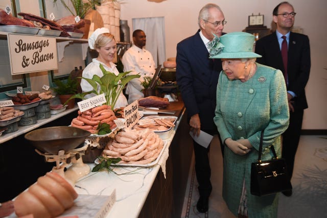 Queen visits Sainsbury’s anniversary model.