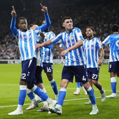 Coventry take first Premier League home game in 25 years with win over Newcastle