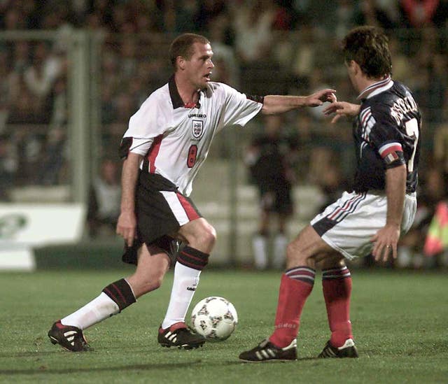 England’s Paul Gascoigne (left) puts France captain Didier Deschamp under pressure