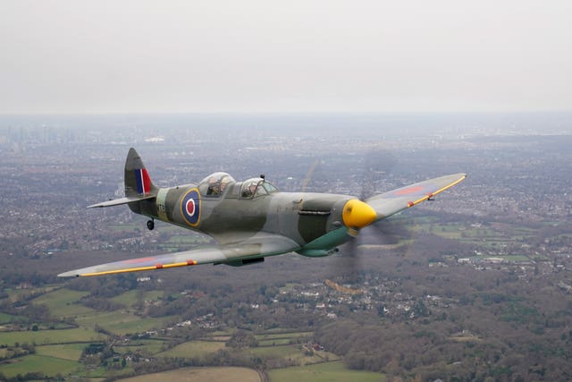 102-year-old flies Spitfire