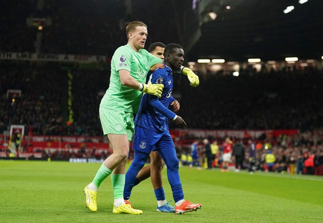 Idrissa Gana Gueye is ushered off the pitch