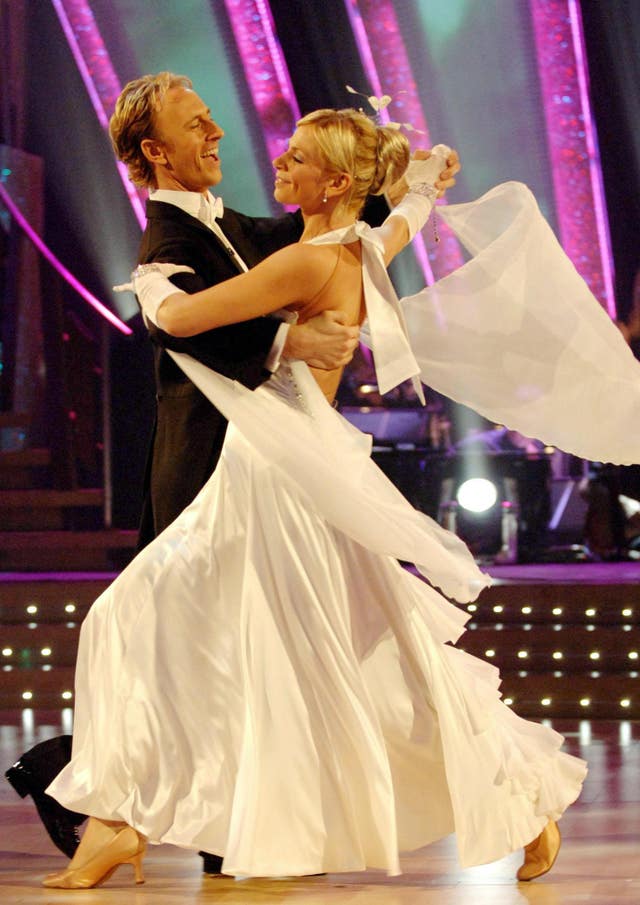 SHOWBIZ Dancing