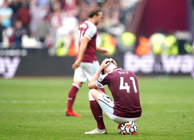 West Ham looked set to grab a point at home to Manchester United but David Moyes' decision to bring on Mark Noble to take a stoppage-time penalty backfired with David De Gea denying the Hammers captain, who had taken the ball off Declan Rice 