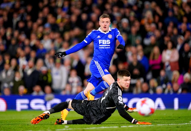 Jamie Vardy fires past Illan Meslier to earn Leicester a point