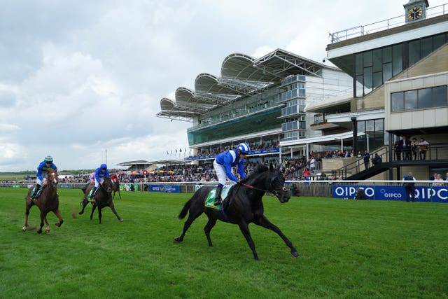 Mutasaabeq was a cosy Newmarket winner