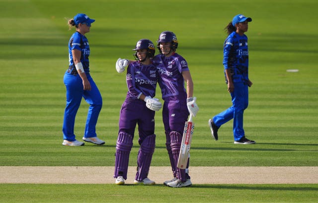 Northern Superchargers' Phoebe Litchfield and Annabel Sutherland celebrate victory