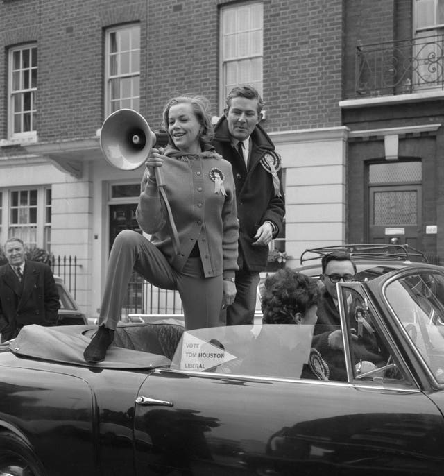 In Pictures: The life and career of Bond Girl Honor Blackman ...