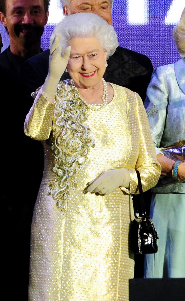 Jubilee Queen: The monarch's fashion staples, wardrobe tricks and style choices 10 Diamond Jubilee celebrations – Concert