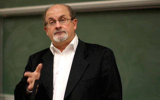 Rushdie receives James Joyce Award
