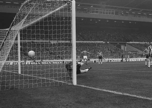 Dennis Tueart scores Manchester City’s winner against Newcastle in the 1976 League Cup final