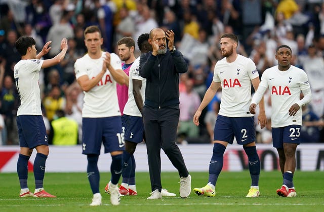 Nuno Espirito Santo and Tottenham's players clap the fans