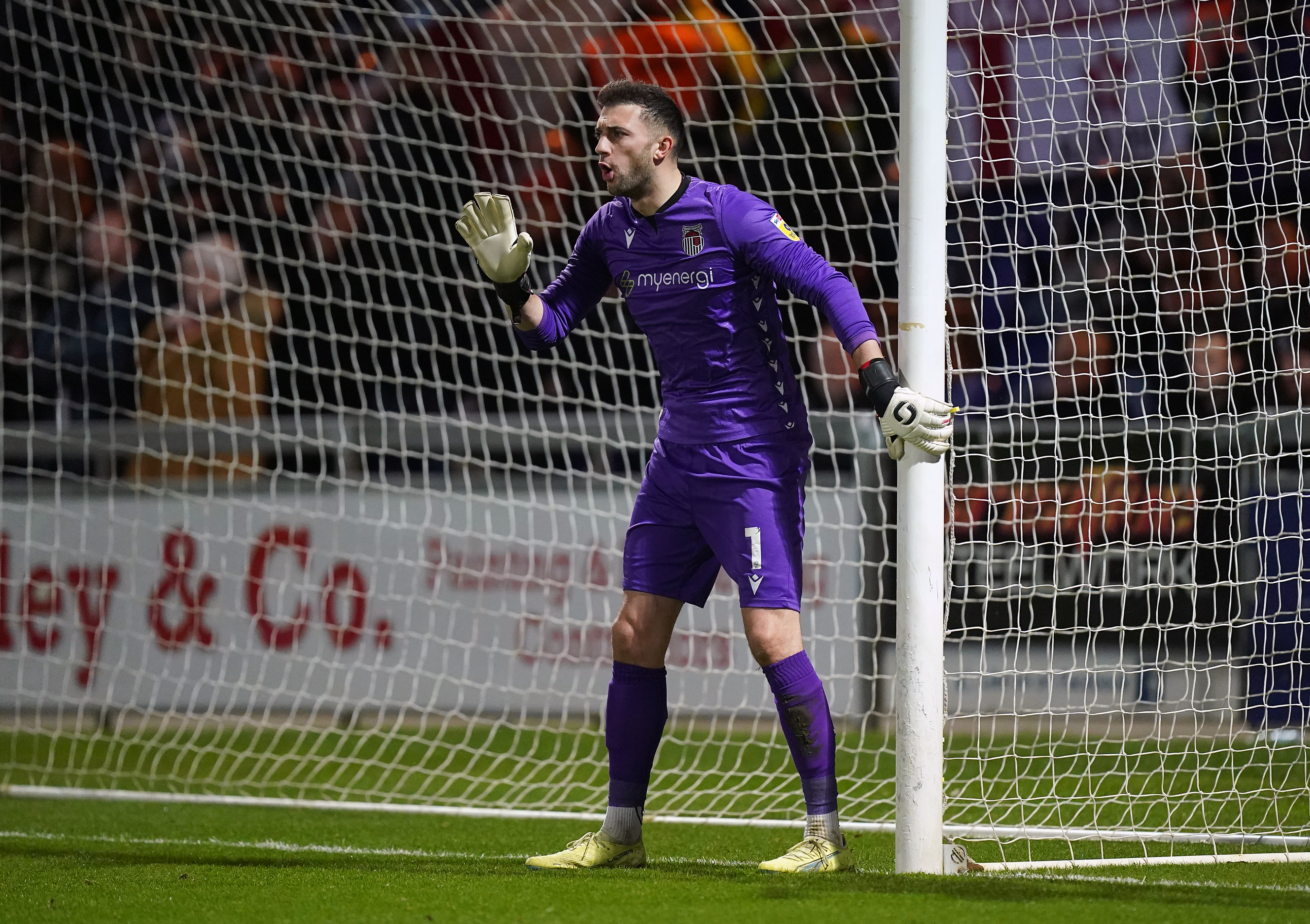 克罗科姆的英雄事迹为威科姆赢得了伯顿积分