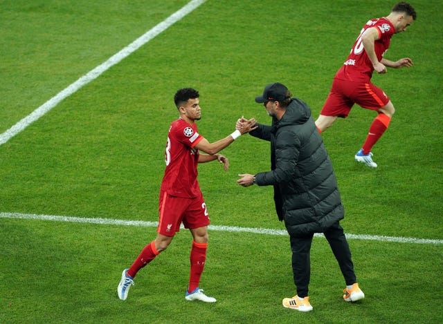 Jurgen Klopp congratulates Luis Diaz