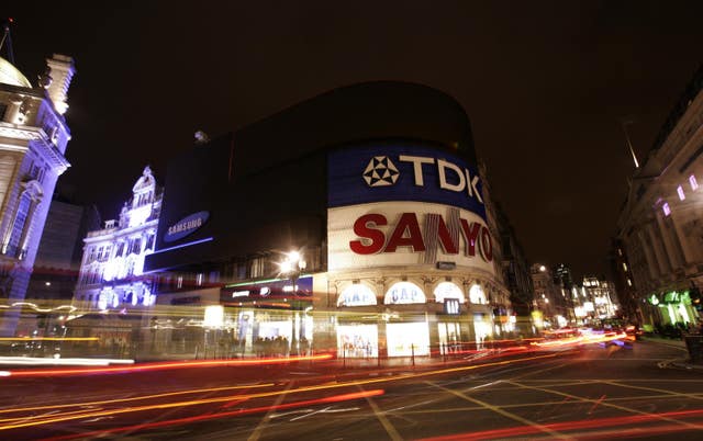 Earth Hour at Piccadilly Circus in 2009