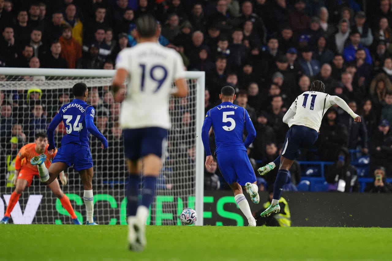 Jan Paul van Hecke issues Spurs rallying cry following Chelsea win ...