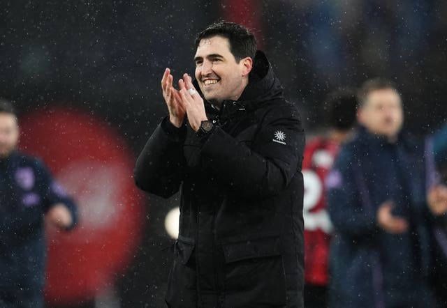 Andoni Iraola applauds the fans