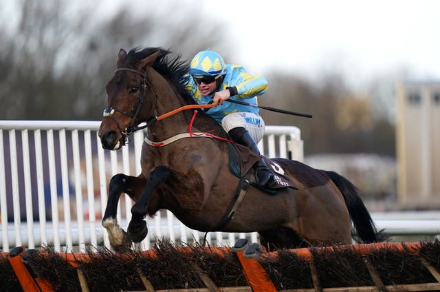 Mahler Mission winning over hurdles at Doncaster