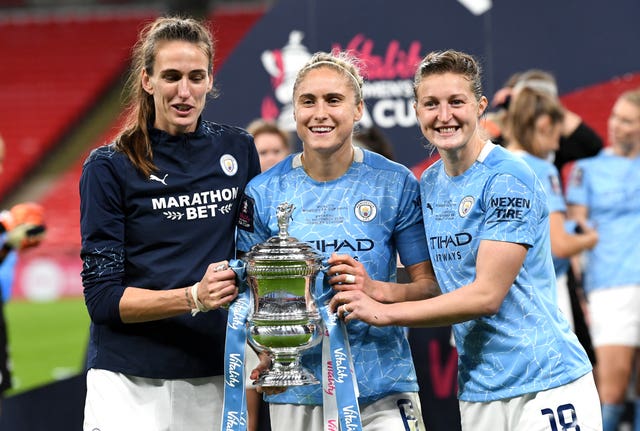 Jill Scott (left), with the Women's FA Cup 