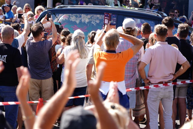 Bonnie Tyler crowds