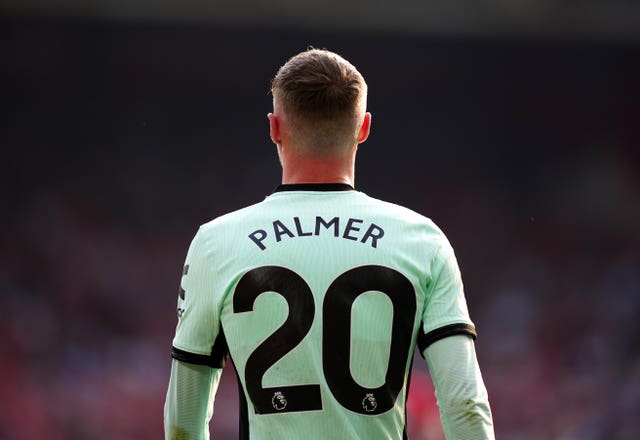 Cole Palmer, in his number 20 shirt