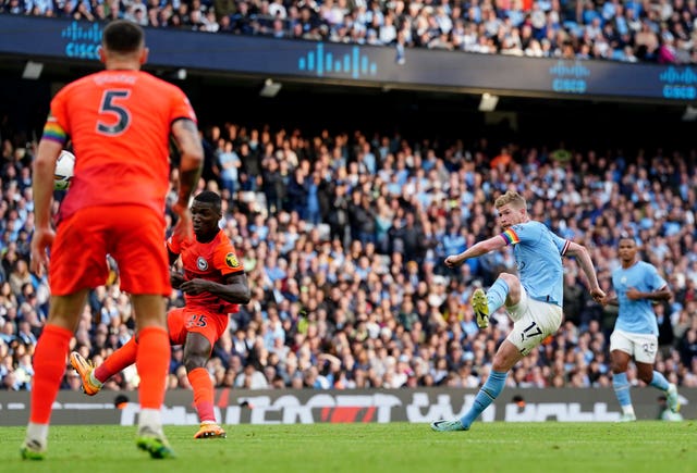 Kevin De Bruyne, right, secures the victory for City 