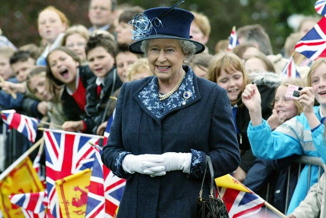 Queen visits Dunfermline