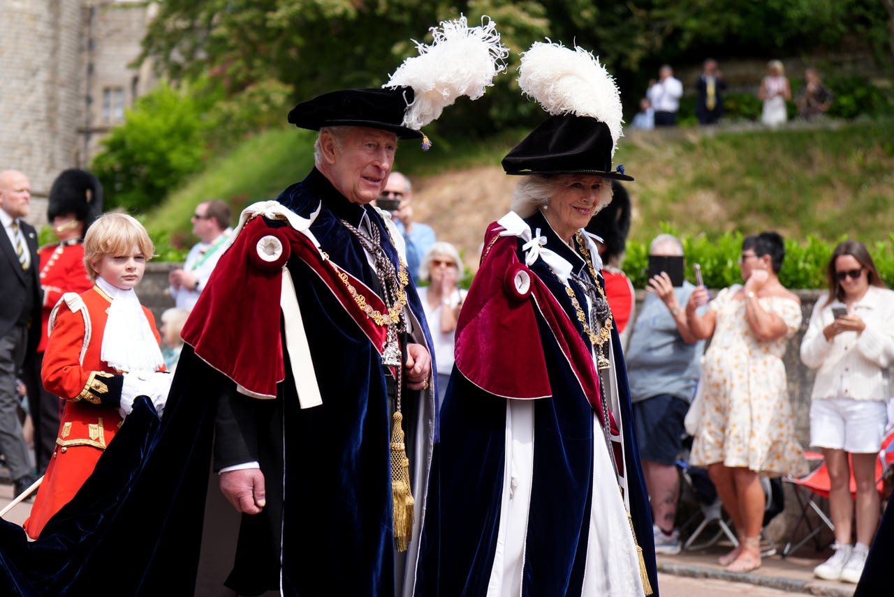 Kate s Smile For William During Garter Day Procession Isle Of Wight kate-s-smile-for-william-during-garter-day-procession-isle-of-wight