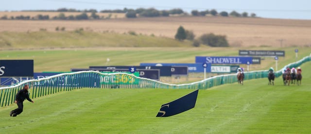 It was a blustery afternoon at HQ - with groundstaff having to be on the ball during Spirit Of Appin's race 