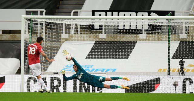 Newcastle goalkeeper Karl Darlow produced a fine save from Bruno Fernandes’ penalty kick