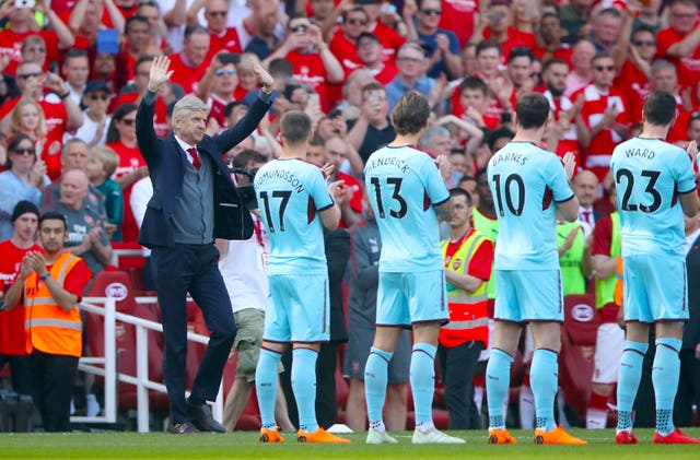 Wenger receives a guard of honour before the game against Burnley on May 6