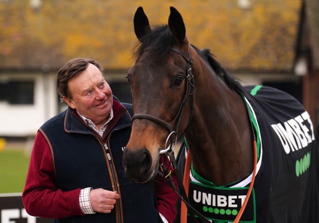 Nicky Henderson with Epatante