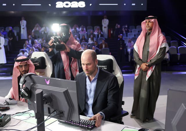 The Prince of Wales plays a game at an E-Sports tournament