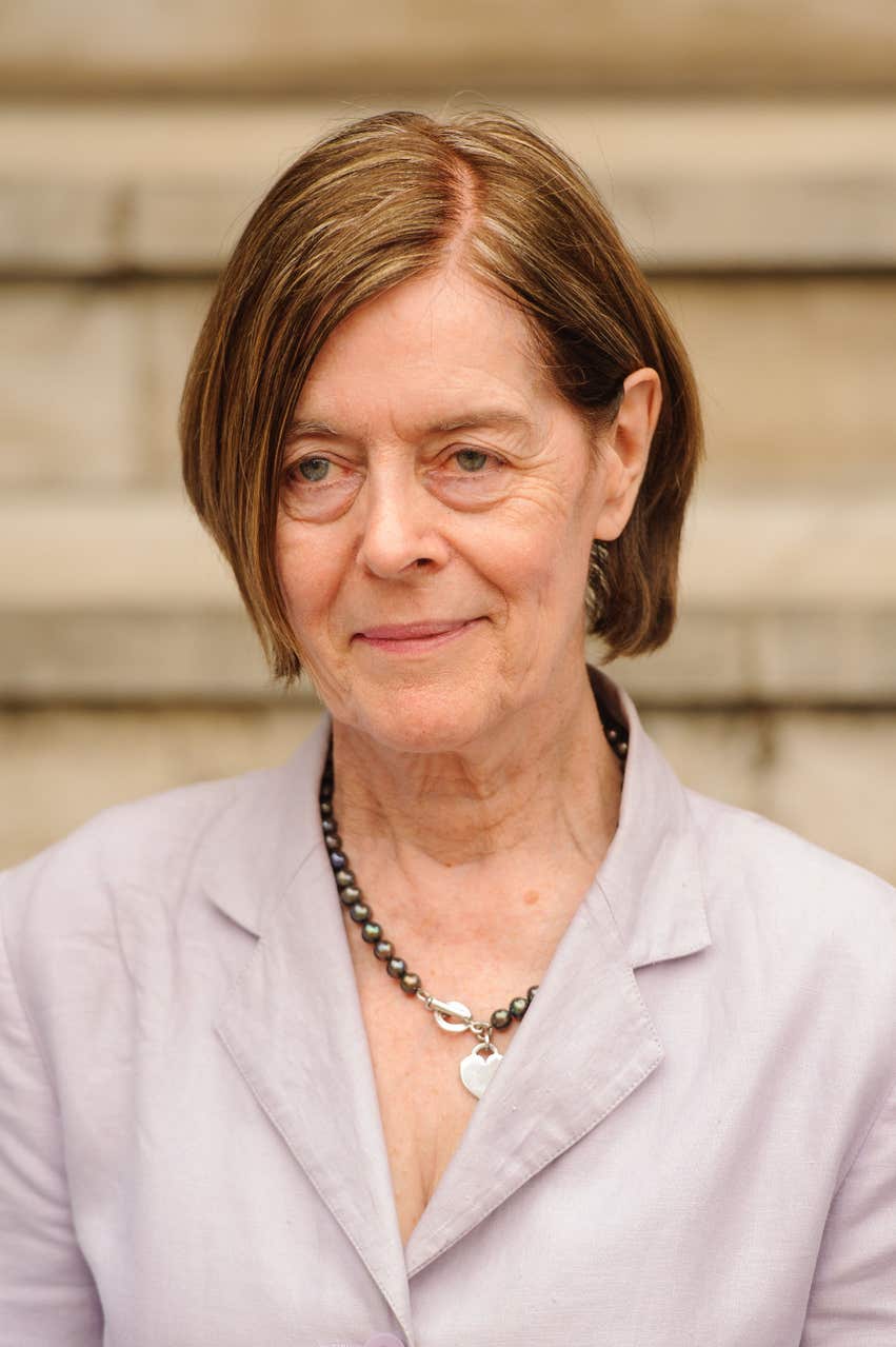 Cross in memory of explorer Shackleton goes on display after 8000mile