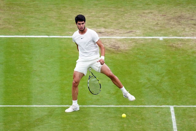 Carlos Alcaraz put on a show for Centre Court 