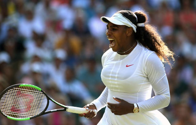 Serena Williams marched on to the fourth round