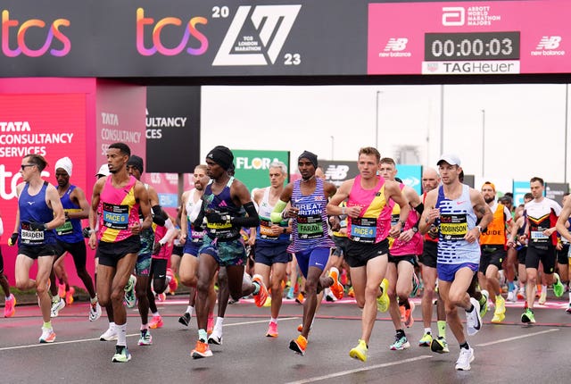 Mo Farah and other competitors at the start of the men’s elite race 