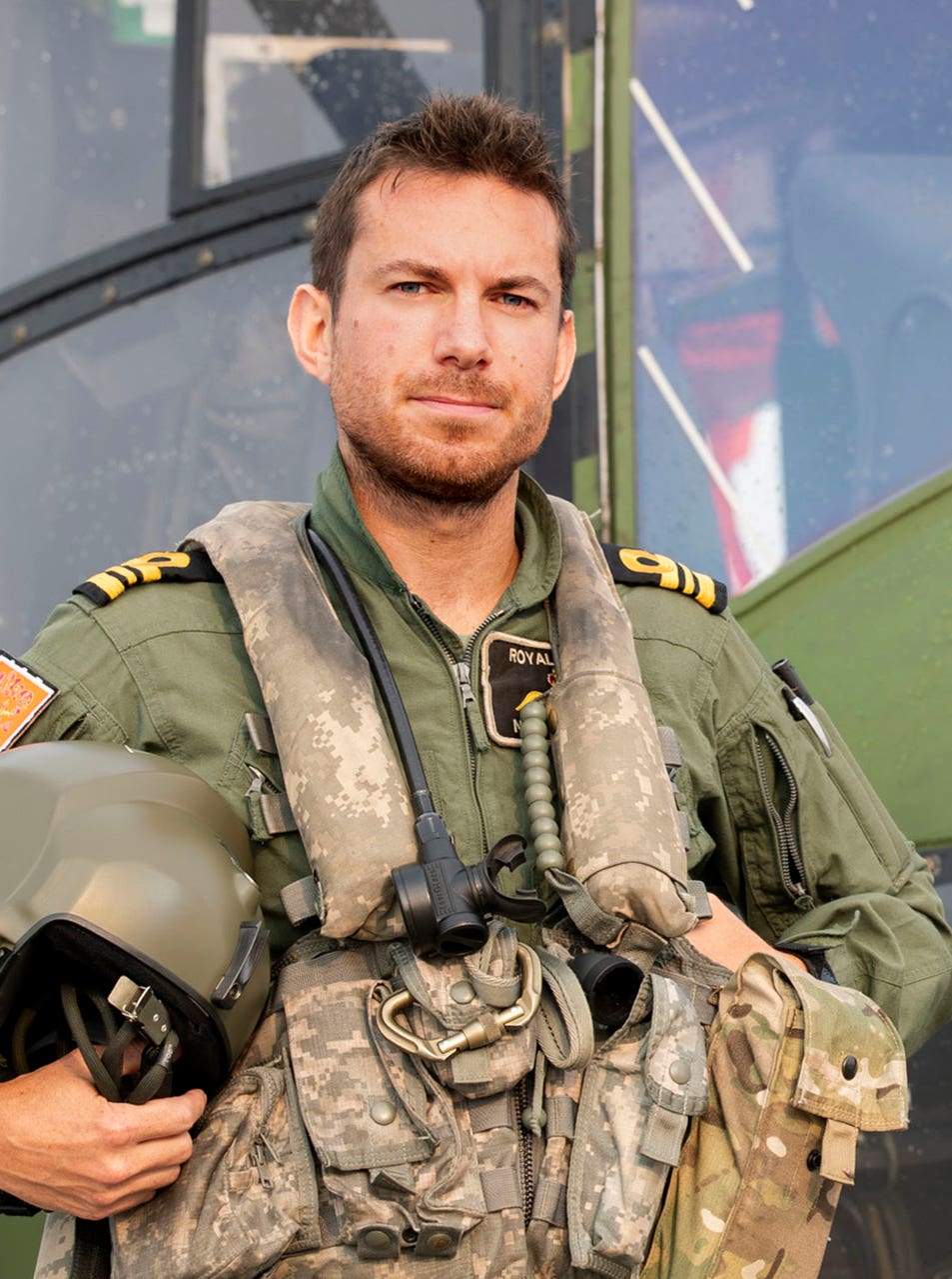 royal-navy-helicopter-pilot-helps-australian-wildfire-evacuation-effort-glasgow-times