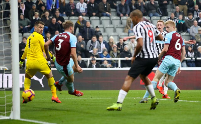 Sean Longstaff doubles Newcastle's lead with his first Premier League goal