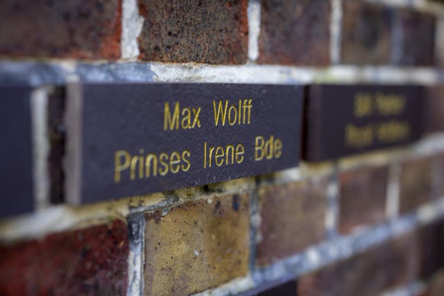 The plaque honouring Max Wolff, who is the last surviving veteran of his unit in the Royal Netherlands Army 