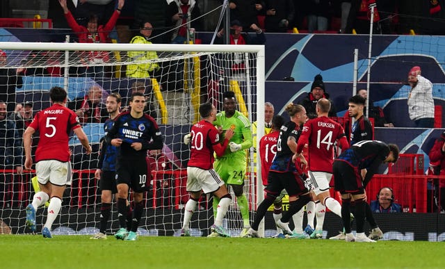Andre Onana's Manchester United team-mates congratulate him on his penalty save