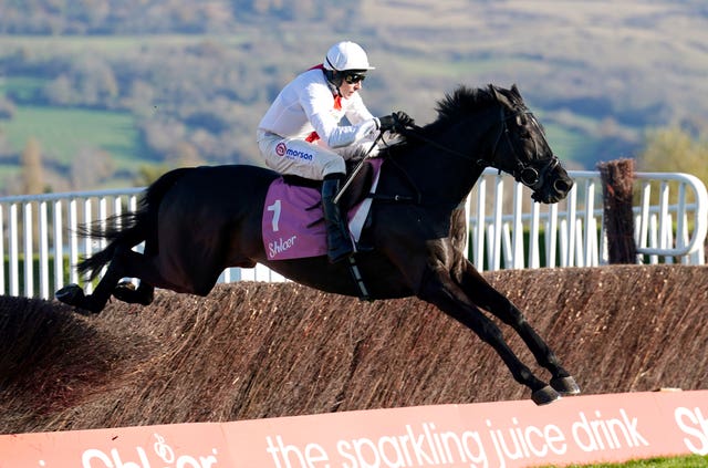 Nube Negra on his way to winning the Shloer Chase at Cheltenham 