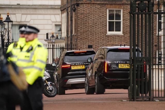 SUVs arriving at Clarence House