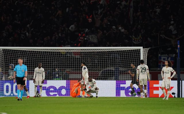 Chelsea players react