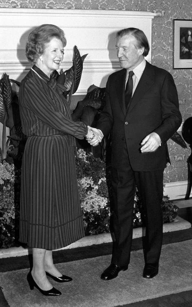 Black and white image of Charles Haughey with Margaret Thatcher in the early 1980s