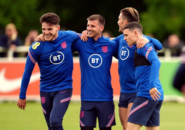 Phil Foden (right) during England training