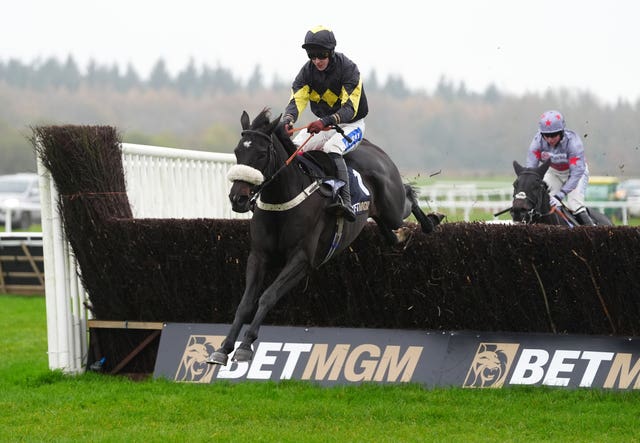 JPR One en route to victory in the Haldon Gold Cup at Exeter