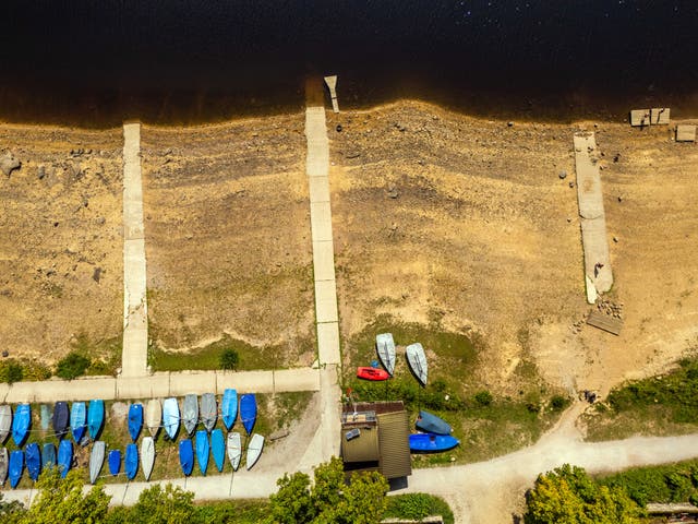 Dry banks at Damflask Reservoir in Sheffield