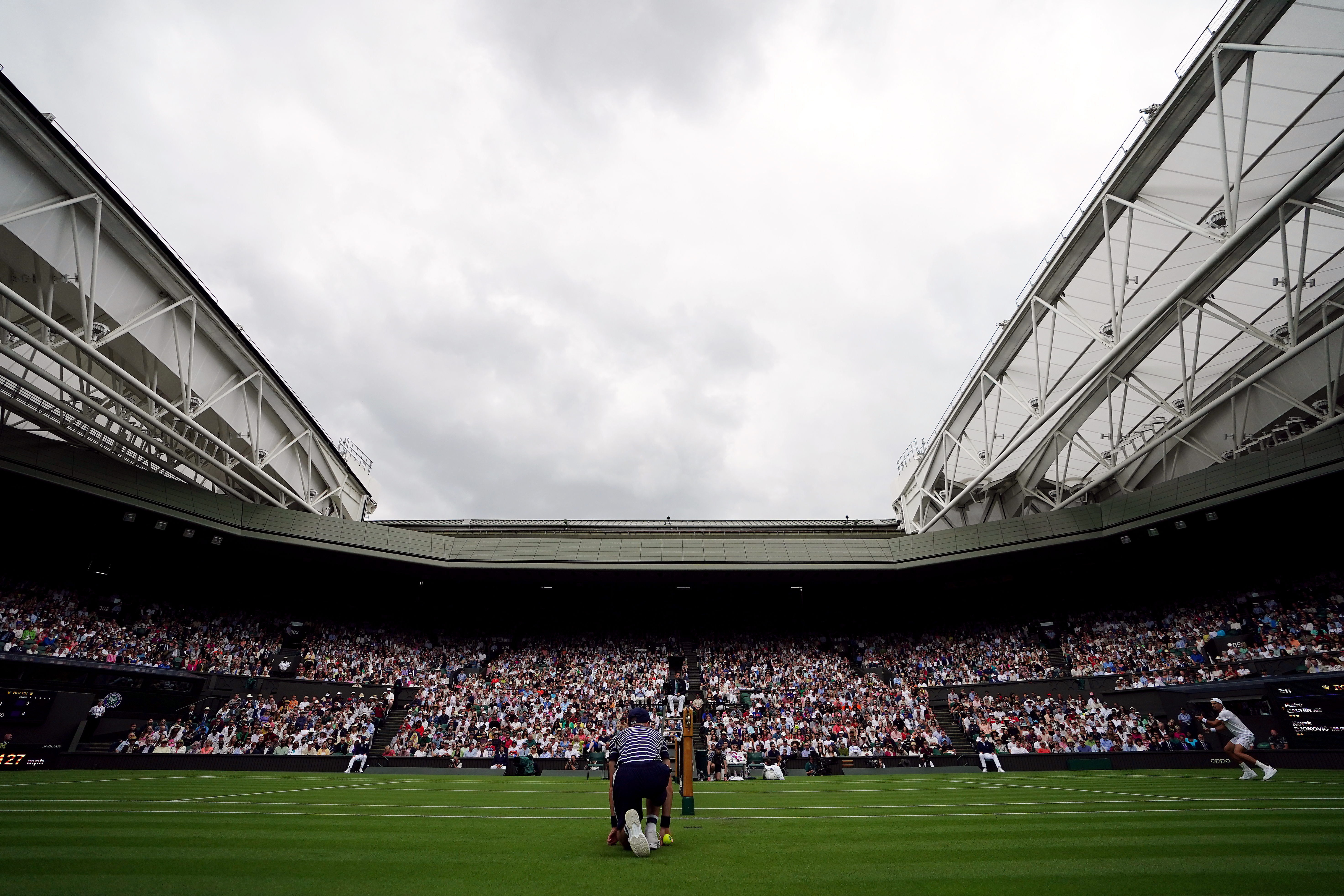 Andy Murray returns to finish halted match at Centre Court | The