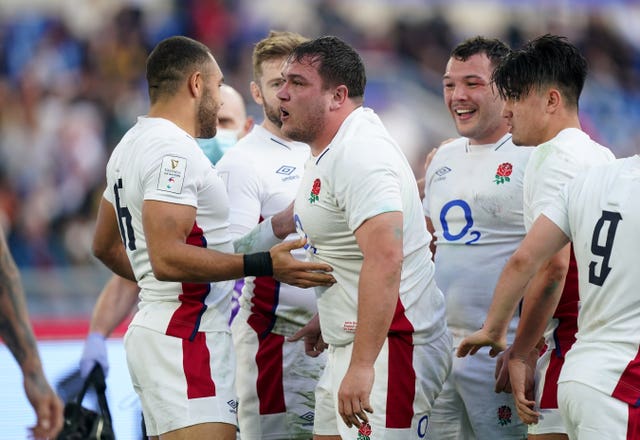 Jamie George (centre) believes there is limited appetite among players for England to introduce central contracts