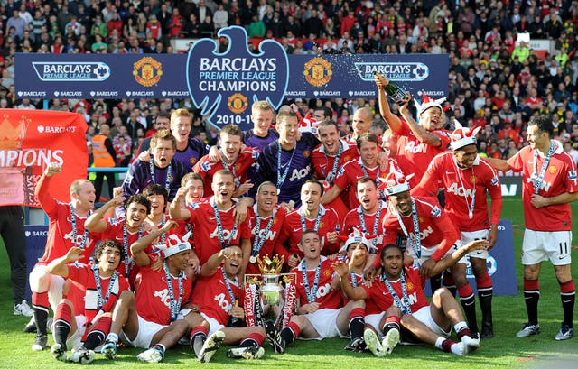 Manchester United celebrate the 2010-11 Premier League title